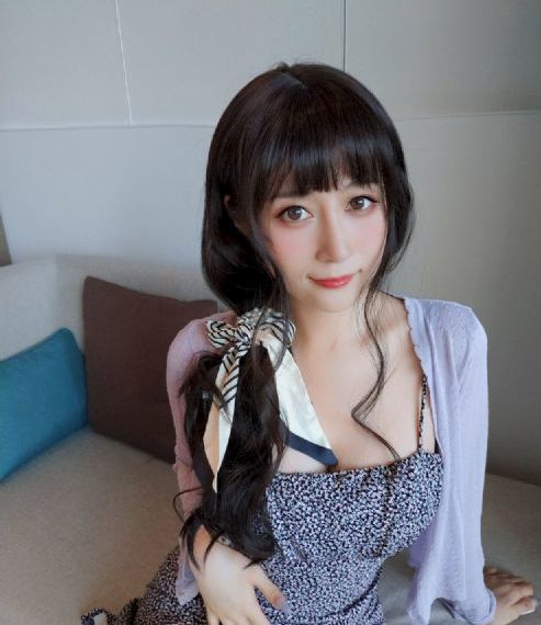 美女邻居在线_HD免费观看