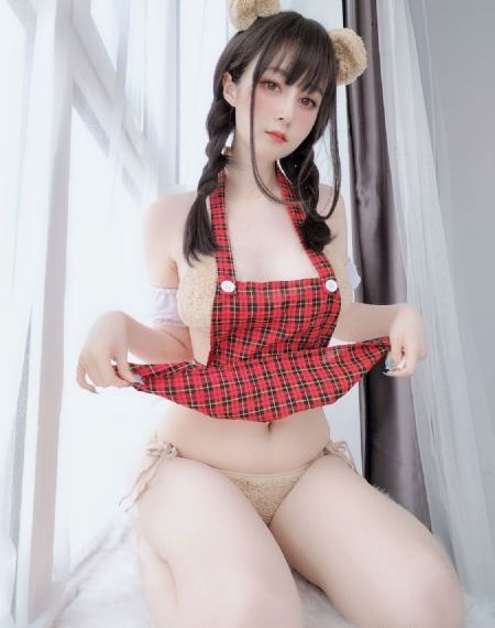 三个美丽警花的处苞h_在线观看免费电影